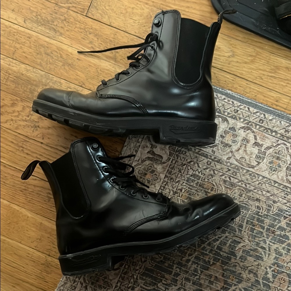 Blundstones Black Leather Chelsea Boots